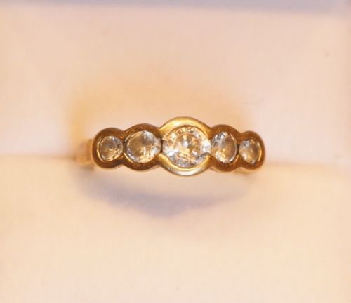 5 inset stone gold ring