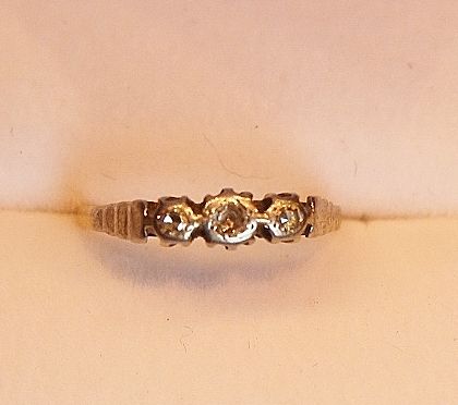 18 carat gold platinum diamond ring