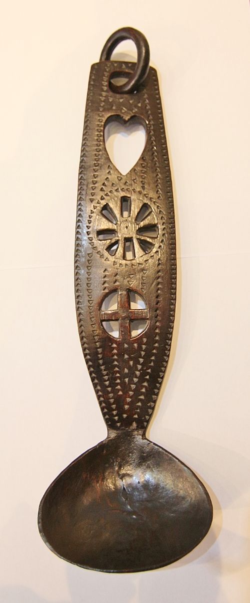 superb large 19th century welsh lovespoon