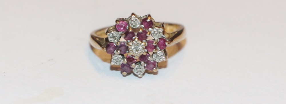 9ct gold ring with diamond garnet