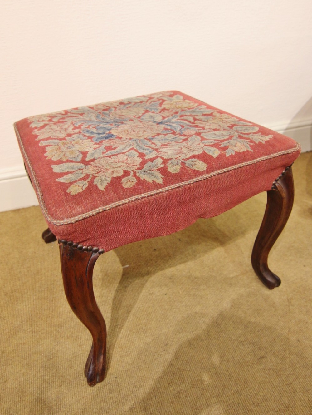 good quality 19th century rosewood dressing stool