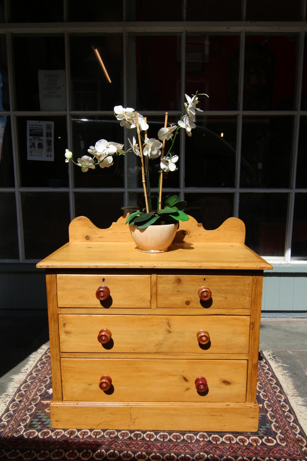 good 19th century 4 drawer pine chest of drawers with gallery back