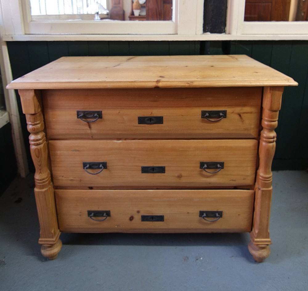 early 20th century 3 drawer pine chest of drawers