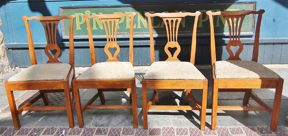 set of 4 chippendale style dining chairs