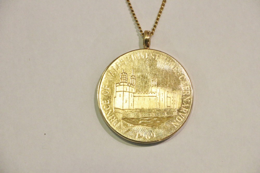 original 9ct gold investiture of prince of wales locket with welsh dragon caernarfon castle